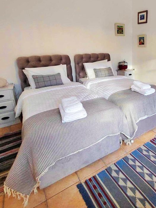 deilino hero 525x700